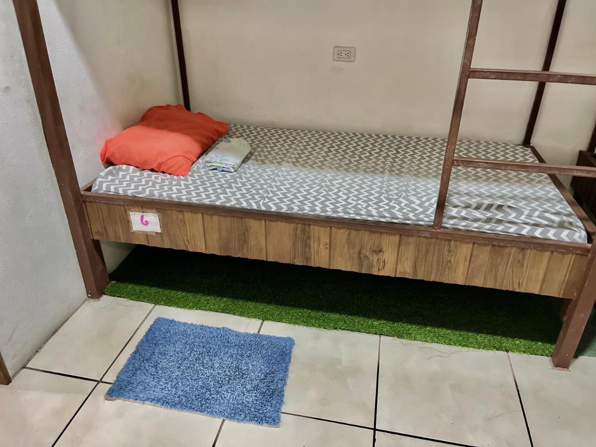 Cheap Hostel Quepos Dış mekan fotoğraf