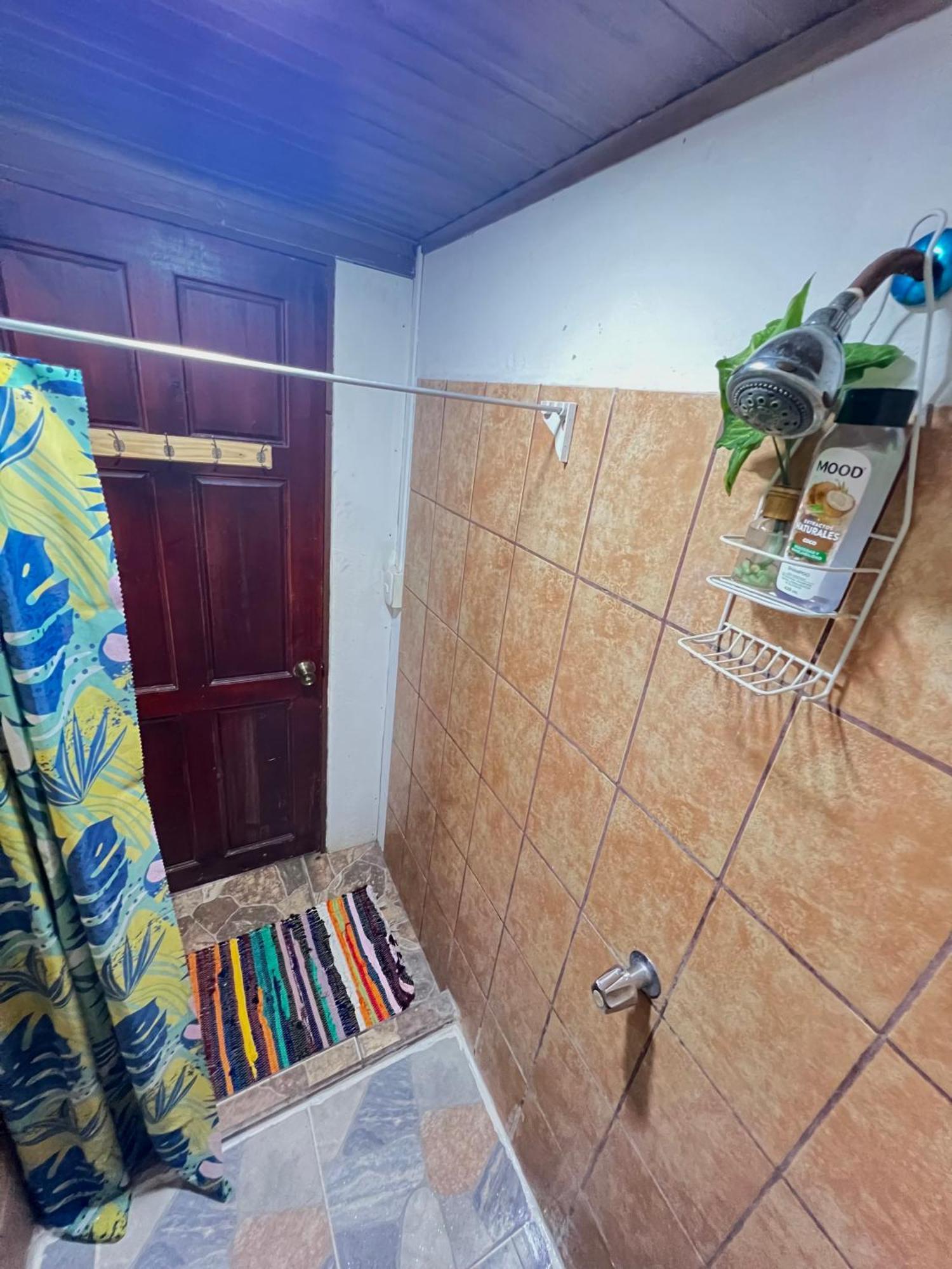 Cheap Hostel Quepos Dış mekan fotoğraf