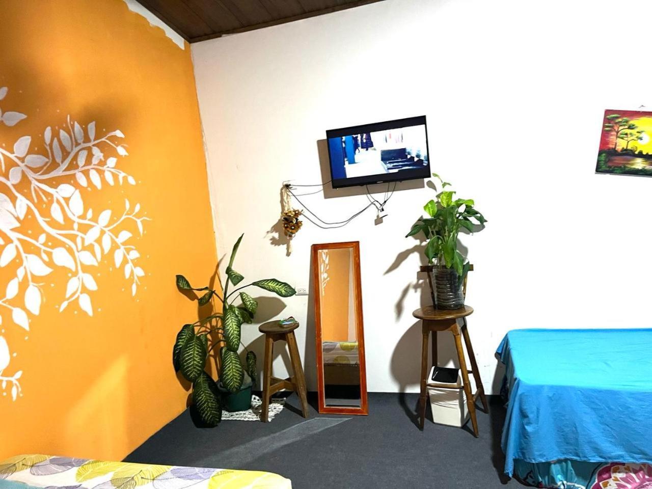 Cheap Hostel Quepos Dış mekan fotoğraf