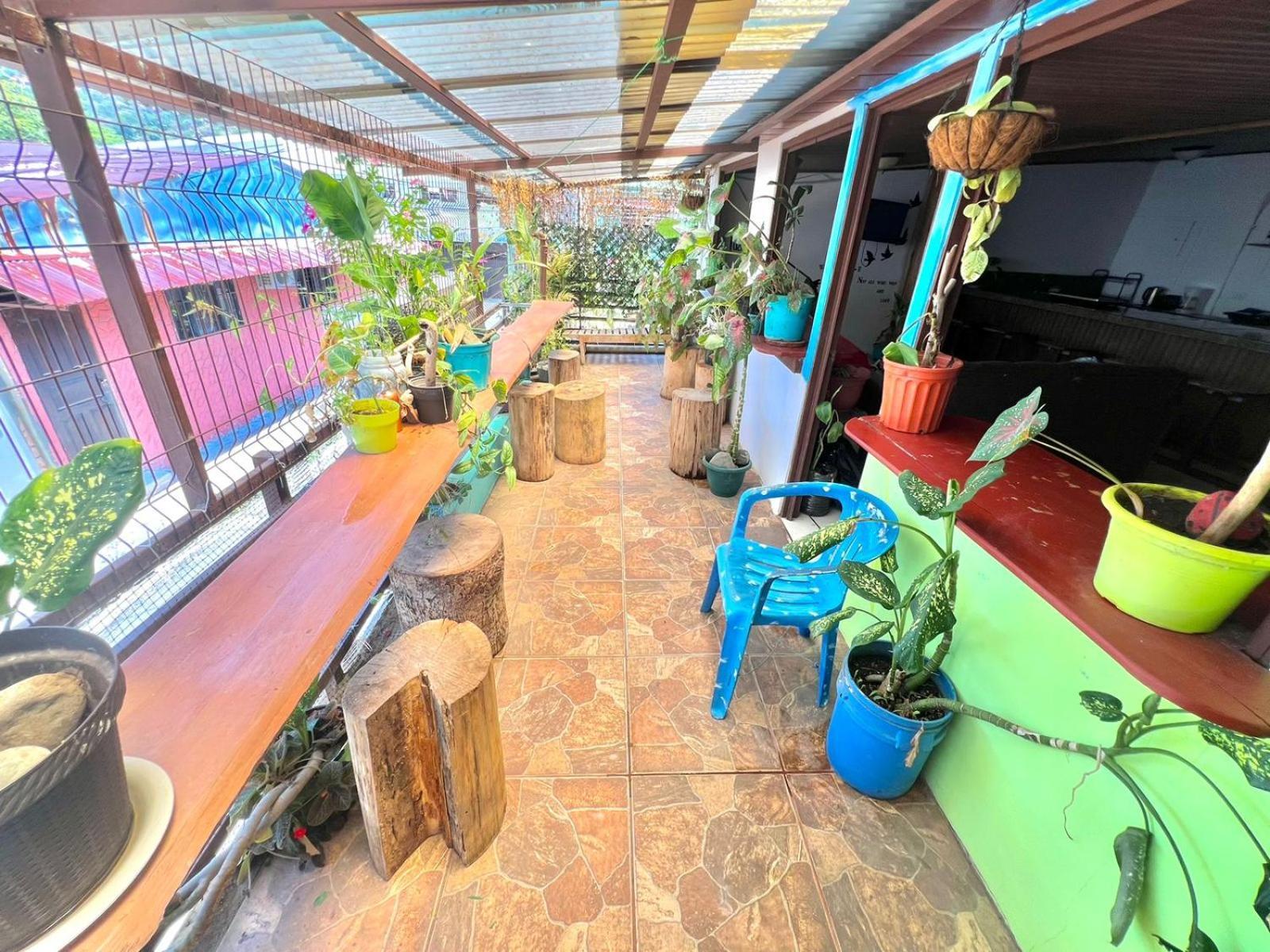 Cheap Hostel Quepos Dış mekan fotoğraf