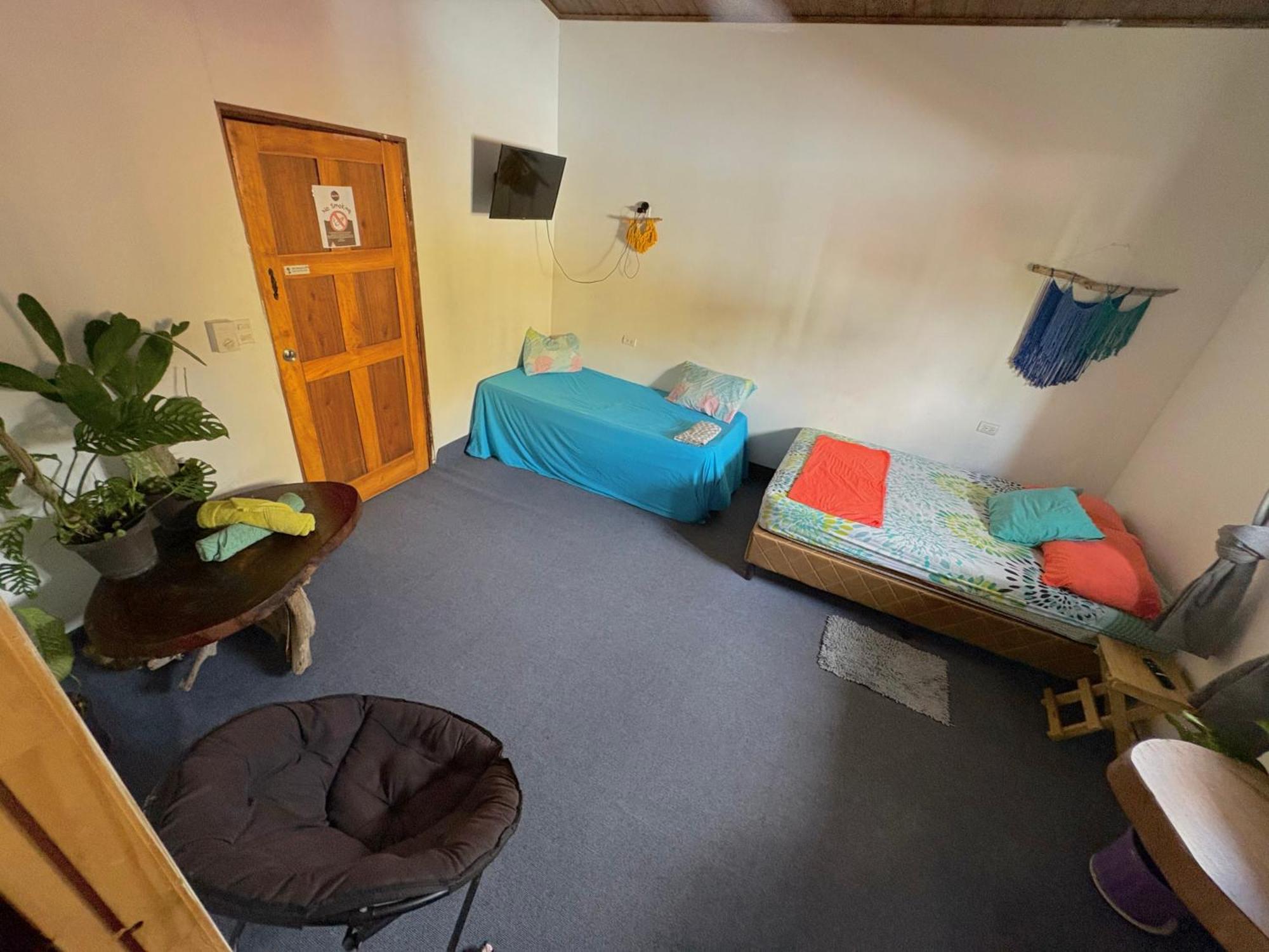 Cheap Hostel Quepos Dış mekan fotoğraf